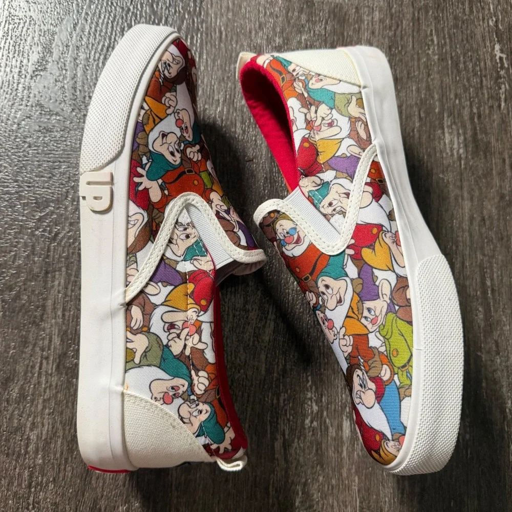 Ground Up Disney Snow White Seven Dwarfs Slip On Shoes Men 9 Multicolor Canvas
